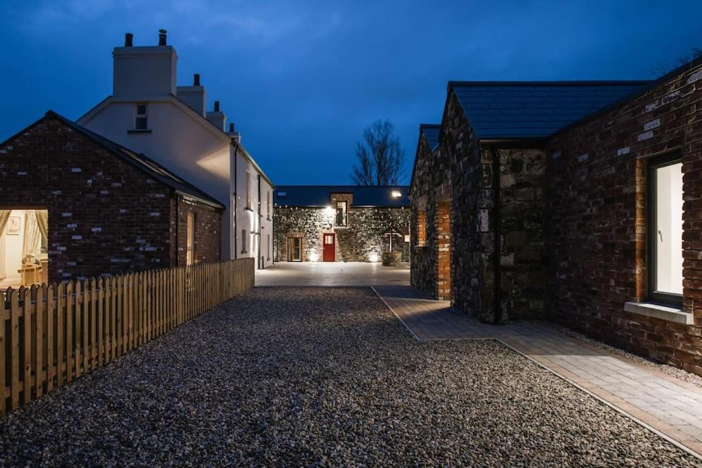 The Byre At Corrstown Village Portrush Eksteriør billede